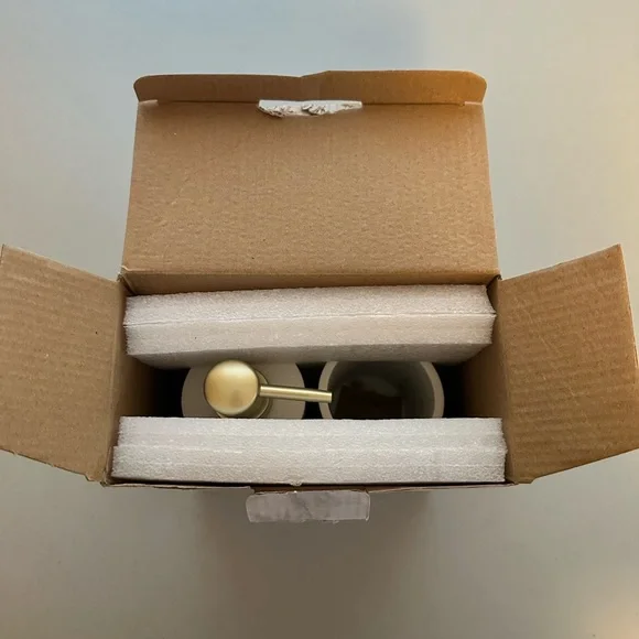 Sunday Citizen Resin Bath Set - Picture 5 of 5